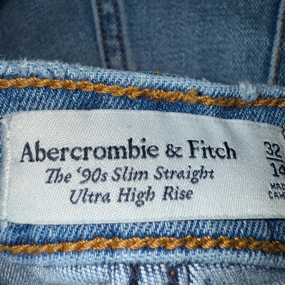 Abercrombie & Fitch Ultra High Rise 90s Slim Straight Jean - Picture 10 of 15